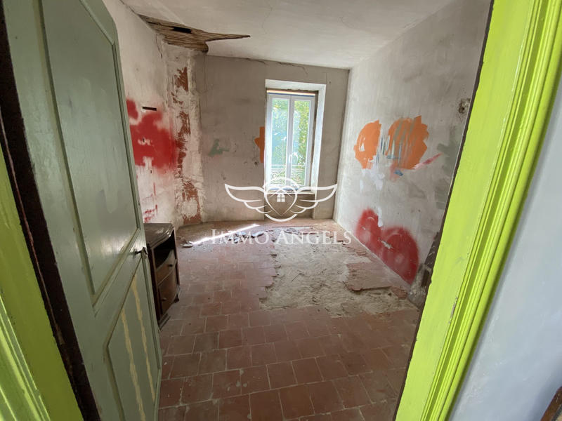 Maison - 185 m² - 7 pièces