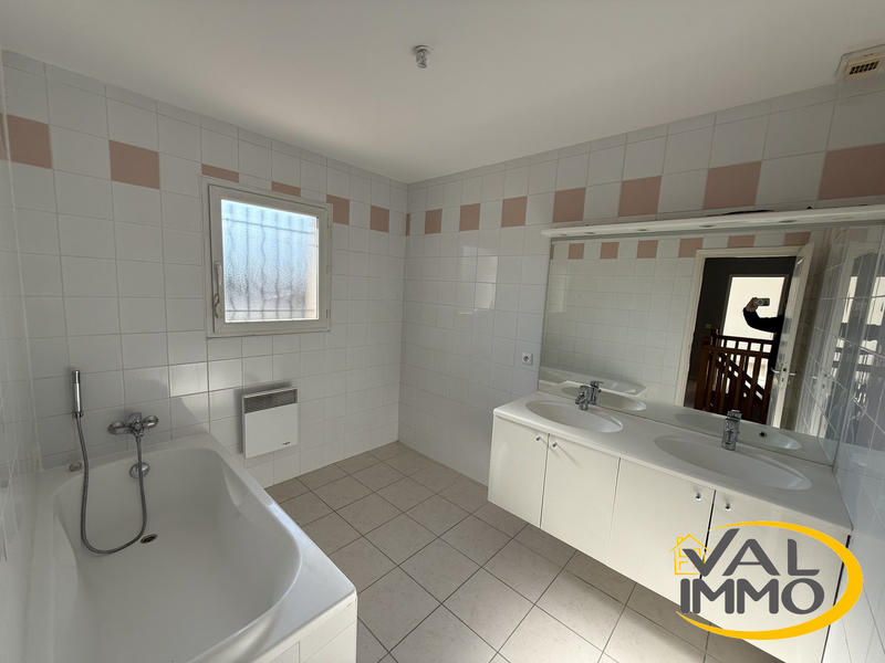 Maison - 140 m² - 6 pièces