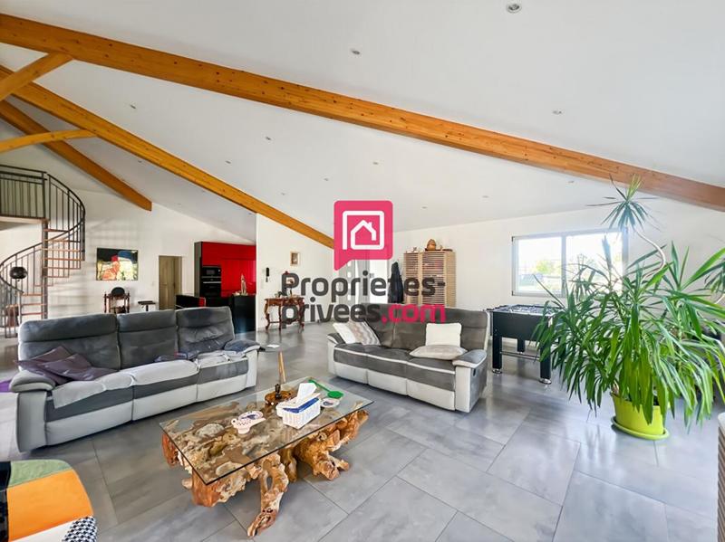 Maison - 200 m² - 7 pièces