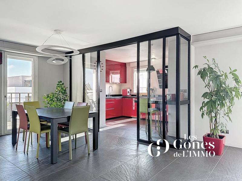 Appartement - 144 m² - 5 pièces