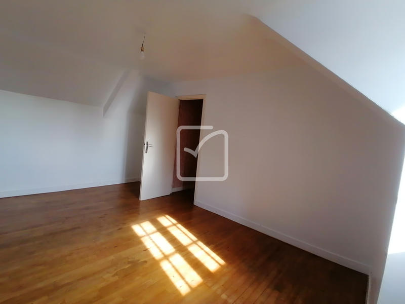 Maison - 92 m² - 6 pièces