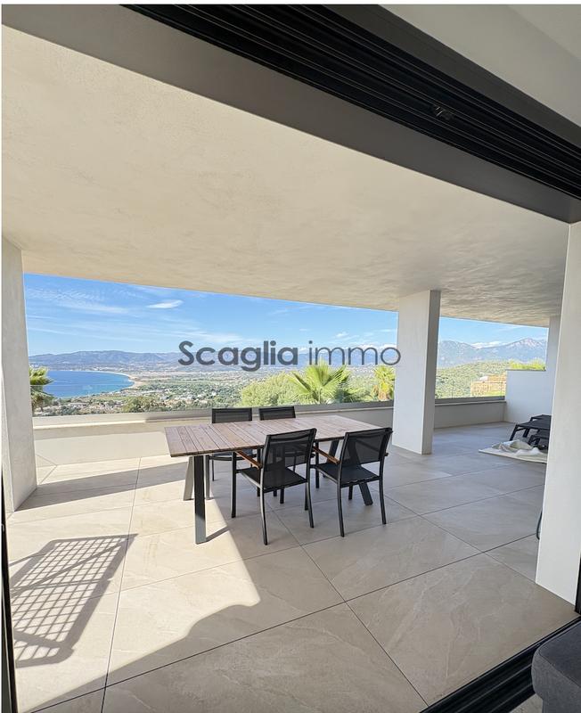 Appartement - 82 m² - 3 pièces