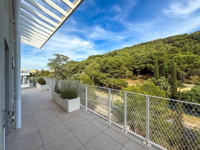 Appartement - 140 m² - 5 pièces