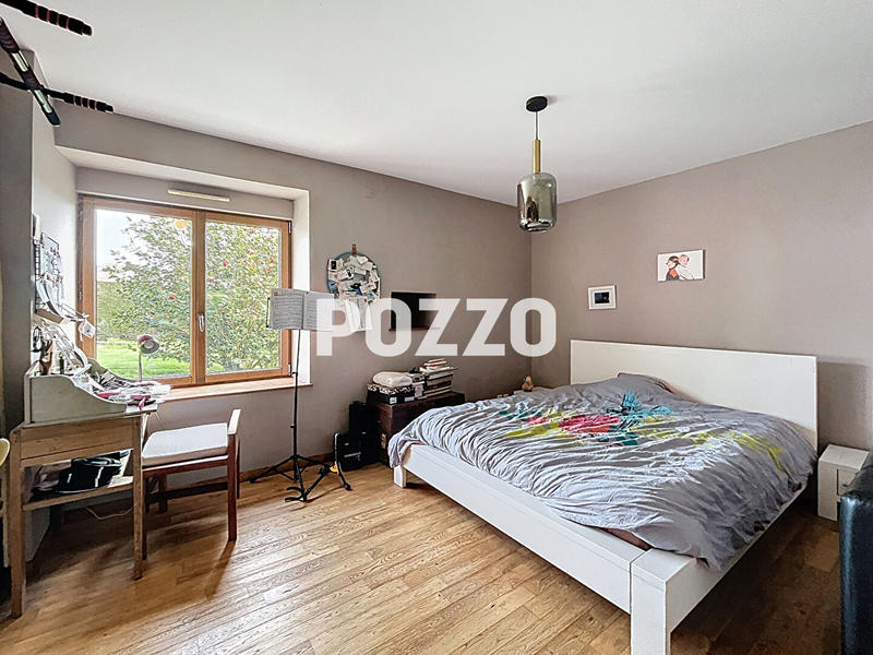 Maison - 202 m² - 6 pièces