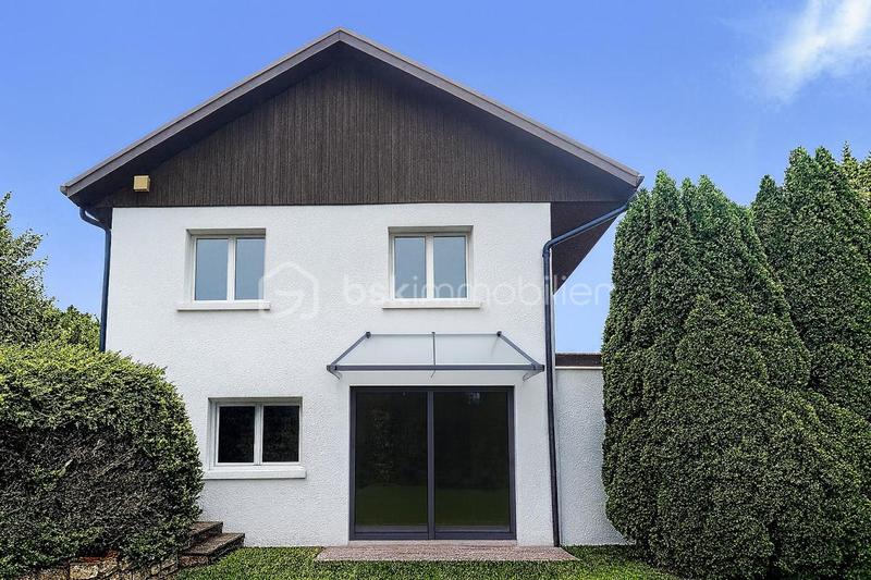 Maison traditionnelle - 147 m² - 5 pièces