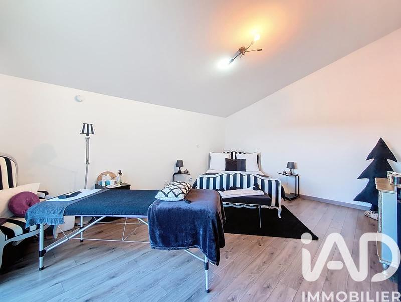 Maison - 215 m² - 6 pièces