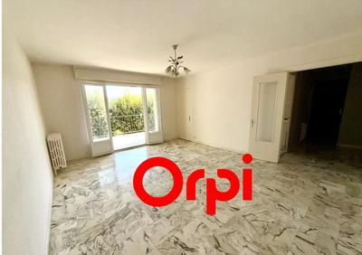 Appartement - 100 m² - 4 pièces