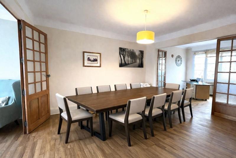 Maison - 137 m² - 8 pièces