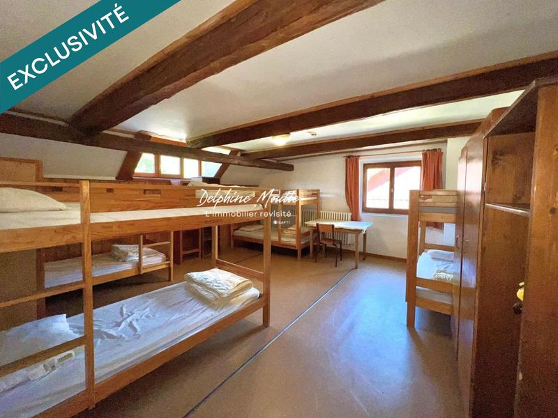 Local commercial - 1 610 m² - 46 pièces