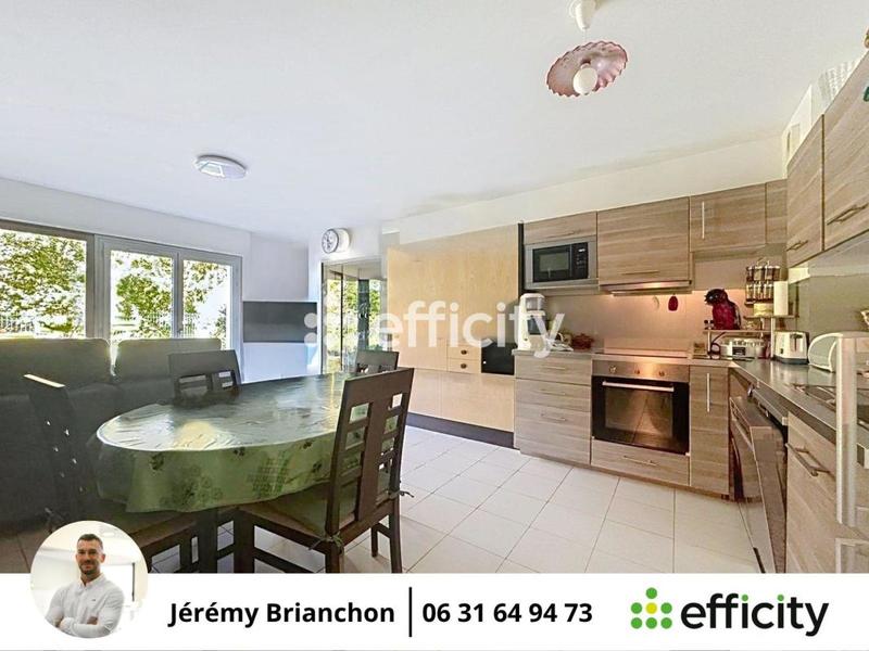 Appartement - 65 m² - 3 pièces