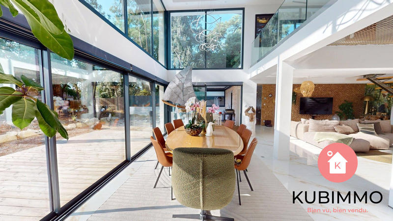 Maison - 207 m² - 6 pièces