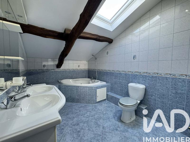 Maison - 198 m² - 9 pièces