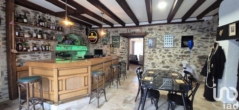 Maison - 222 m² - 6 pièces