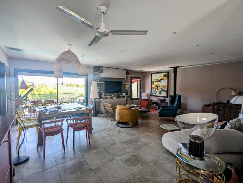 Maison - 220 m² - 6 pièces