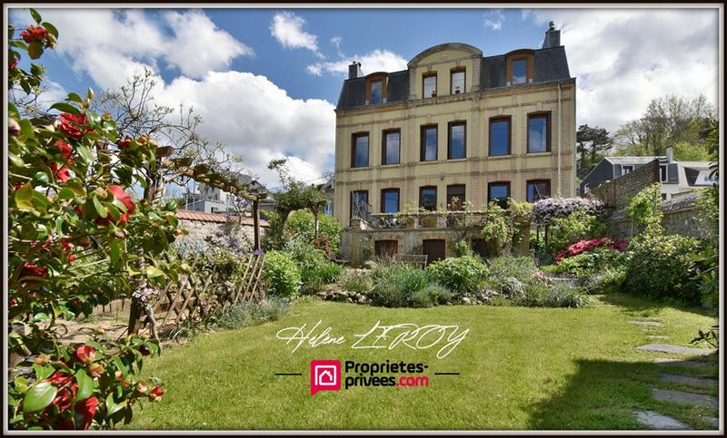 Maison - 260 m² - 12 pièces