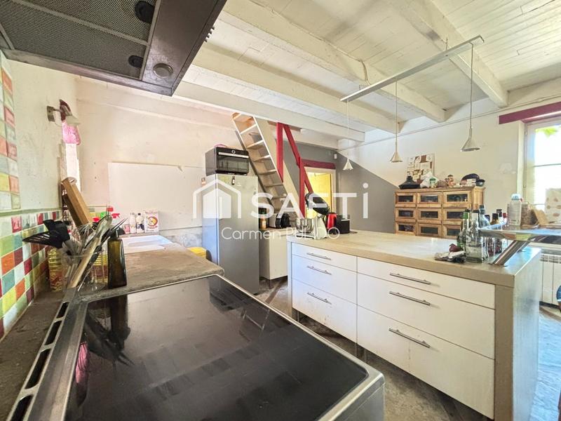 Maison - 305 m² - 12 pièces