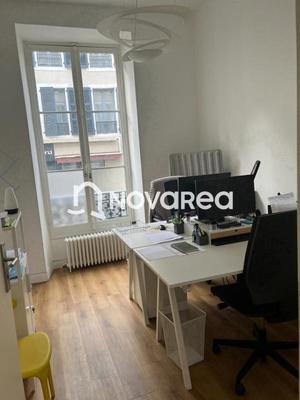 Appartement - 200 m² - 6 pièces