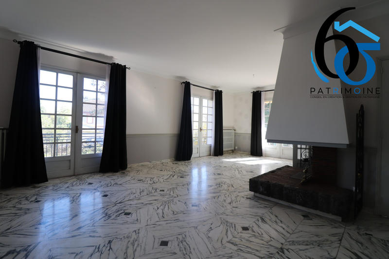 Maison - 218 m² - 7 pièces