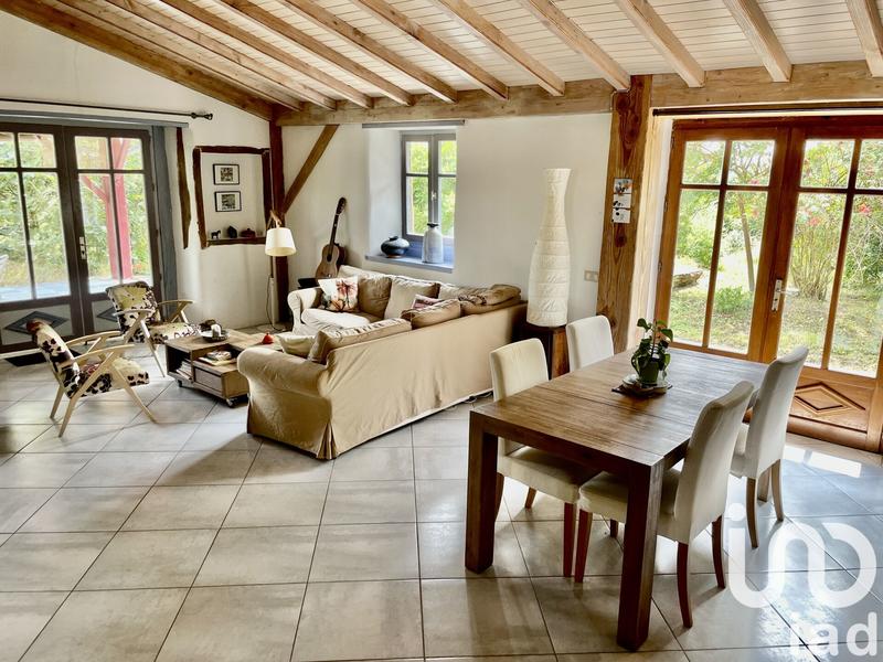 Maison - 470 m² - 11 pièces