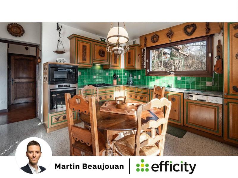 Maison - 360 m² - 9 pièces