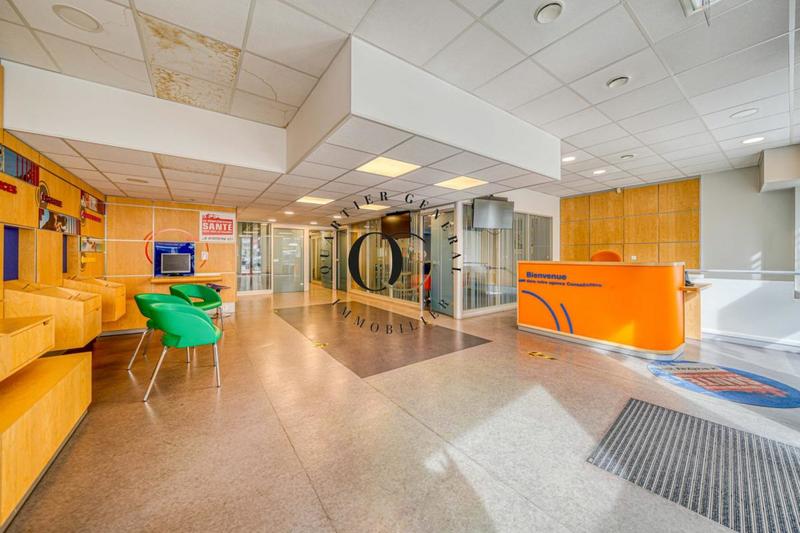 Local commercial - 147 m²