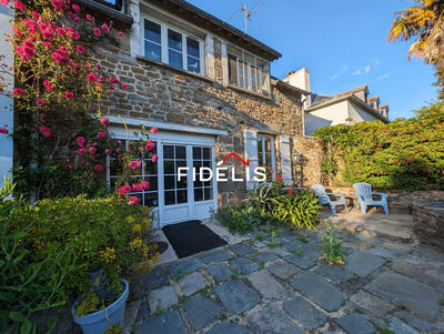 Maison - 327 m² - 11 pièces