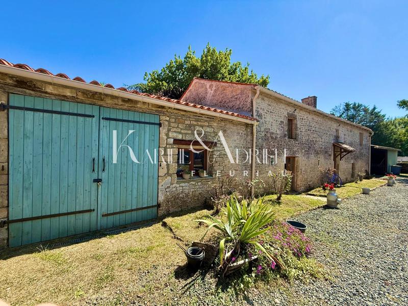 Maison - 365 m² - 11 pièces