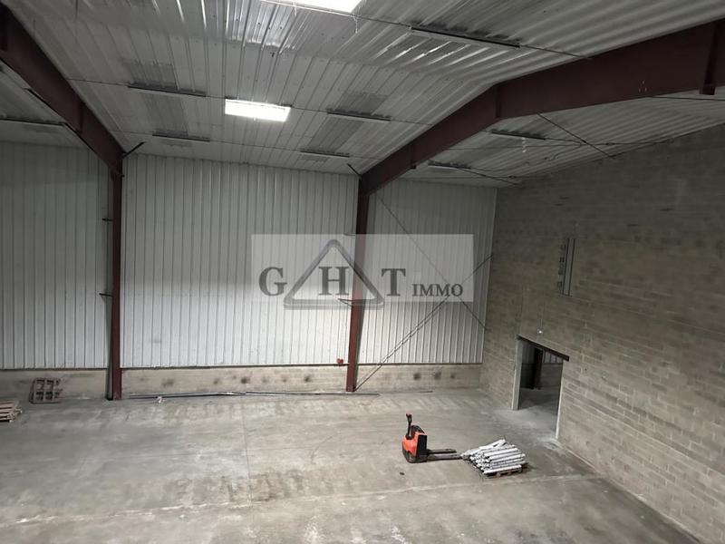 Local commercial - 1 411 m²