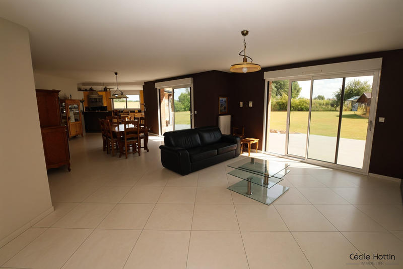 Maison - 213 m² - 6 pièces