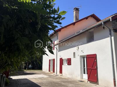 Maison - 291 m² - 11 pièces