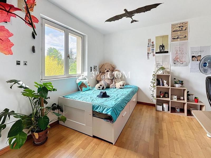 Maison - 268 m² - 11 pièces