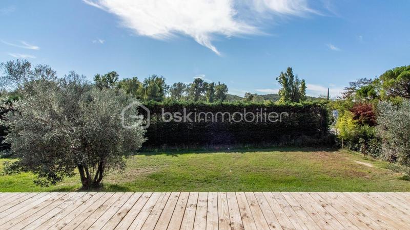 Maison traditionnelle - 142 m² - 6 pièces