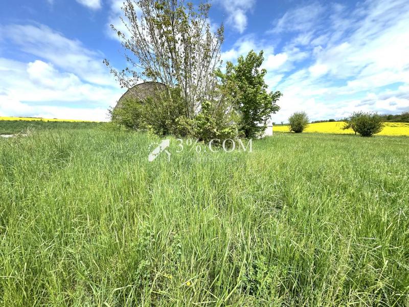 Terrain constructible - 1 600 m²