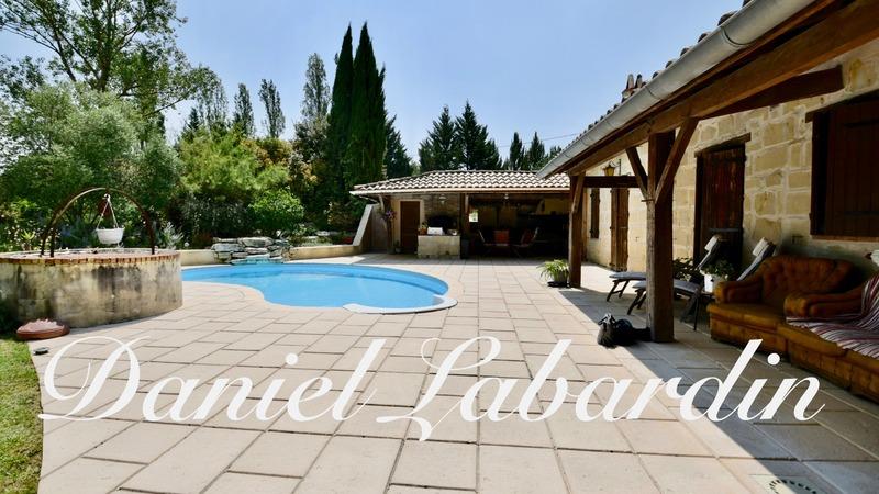 Maison - 217 m² - 6 pièces