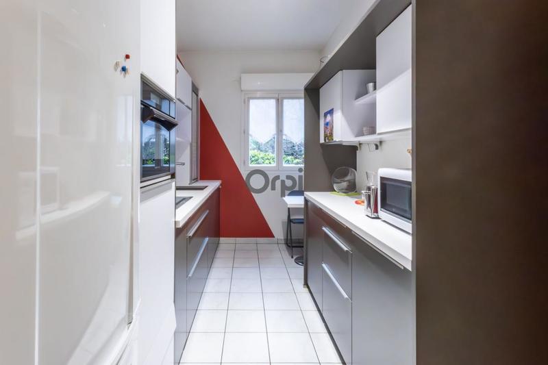 Appartement - 93 m² - 4 pièces