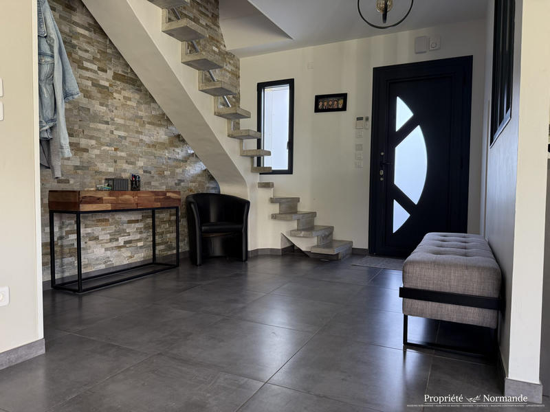 Maison - 167 m² - 6 pièces