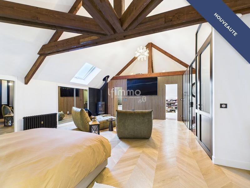 Maison - 378 m² - 7 pièces