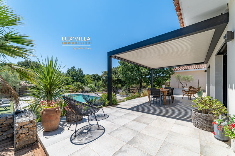 Villa - 290 m² - 12 pièces