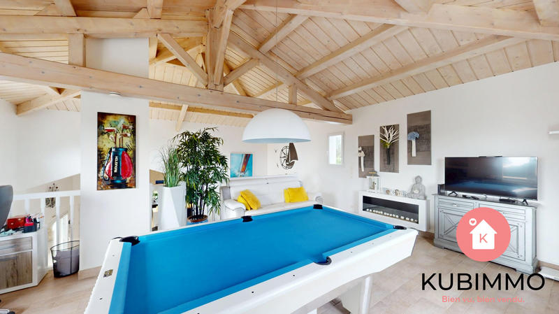 Maison - 214 m² - 8 pièces