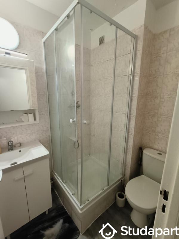 Chambre - 93 m² - 1 pièce