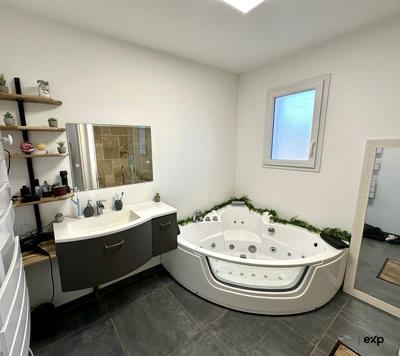 Maison - 170 m² - 6 pièces