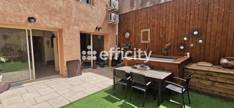 Maison - 250 m² - 6 pièces