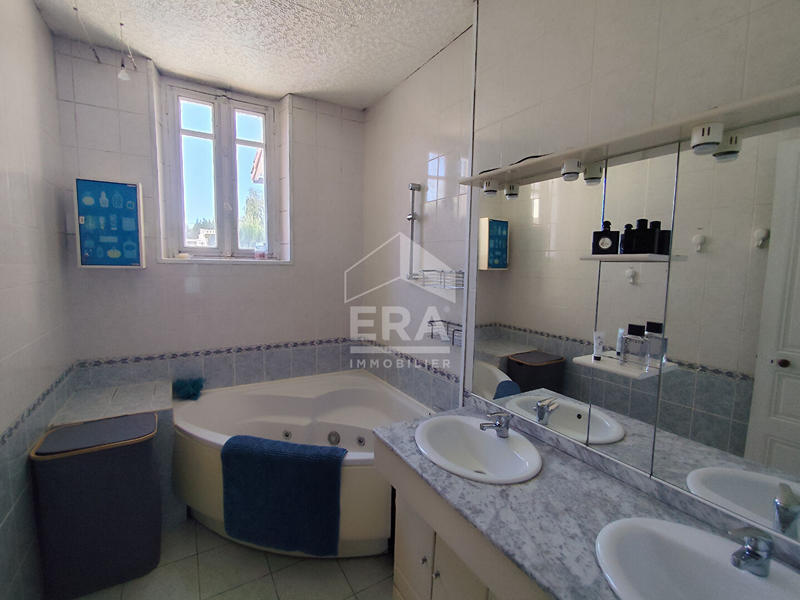 Maison - 121 m² - 5 pièces