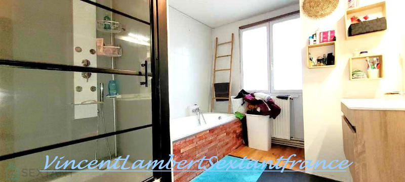 Maison - 185 m² - 8 pièces