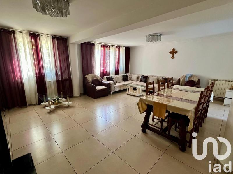 Maison - 121 m² - 6 pièces