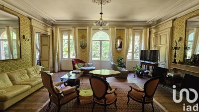 Château - 577 m² - 8 pièces