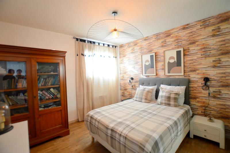 Maison - 182 m² - 7 pièces