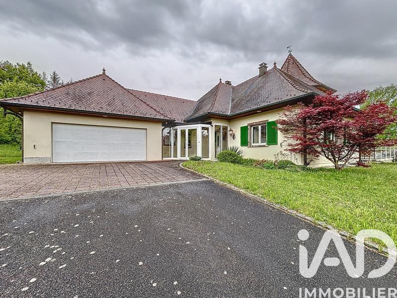 Maison - 233 m² - 6 pièces