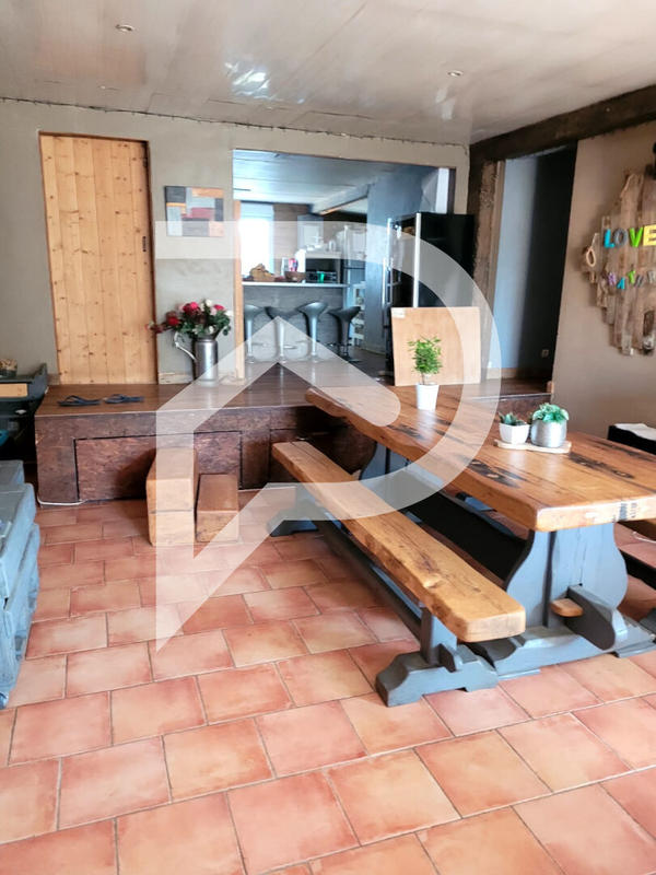 Maison - 122 m² - 4 pièces