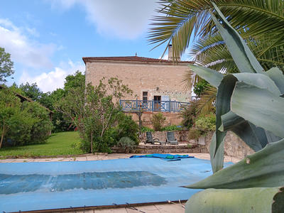 Maison - 520 m² - 15 pièces